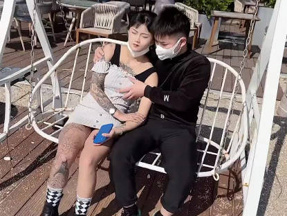情侶陽台激情全紀錄-思思濕身誘惑無碼直擊