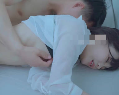 LY-024 密室禁斷激情 絕對領域下的失控肉體交纏