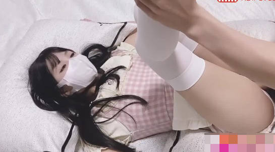 廚房激情實錄 粉嫩廚娘制服誘惑 高潮迭起讓你欲罷不能