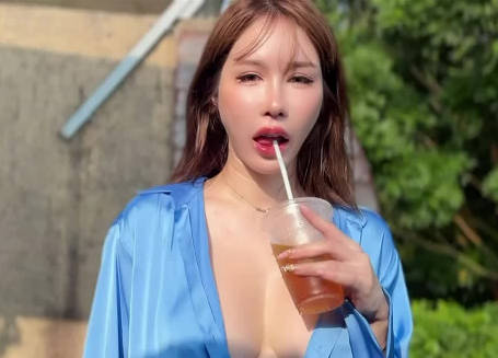 辛尤里露天陽台泡泡浴 濕身誘惑大膽挑逗視覺饗宴