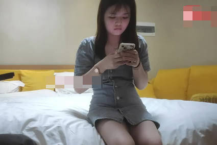 超甜学生妹李白-18岁清纯学妹教室激情约操