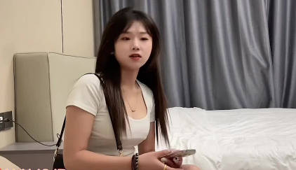 神似董赤青的纯欲学妹教室激情互动