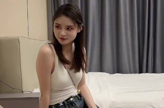嬌小慾女主動出擊 火熱纏綿夜激情四射全程無冷場