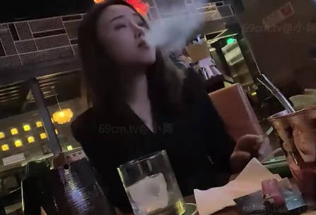 空姐私密日記曝光 制服下的激情夜讓你血脈賁張