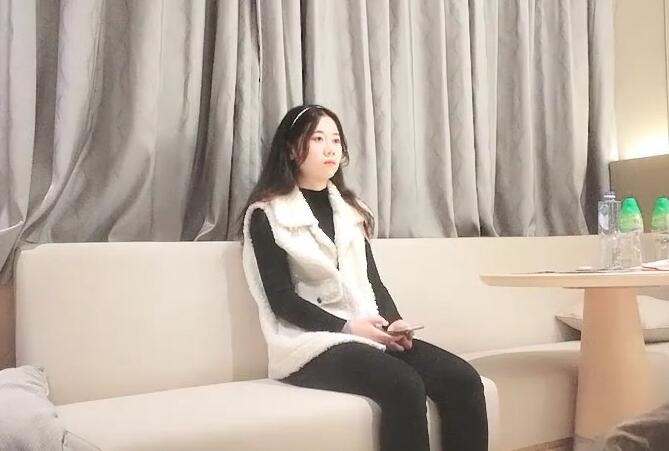 91沈先生11-20 禁欲眼镜OL办公桌承欢 狂野后入制服撕破