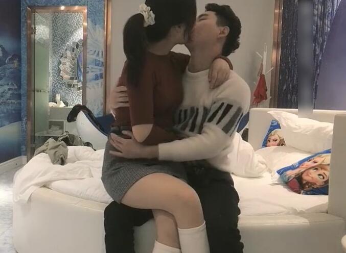 文轩探花12-24 性感少妇私密约拍 极致诱惑湿身挑逗