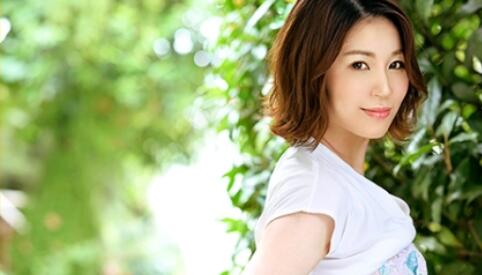 LUXU-1346 人妻深夜偷欢实录，背德快感冲破禁忌防线