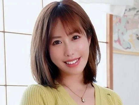 PWIFE-859 泉の欲情温泉旅行 人妻大胆不伦中出し