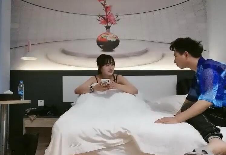 文轩探花02-07深夜约火辣妹私密缠绵激情实战