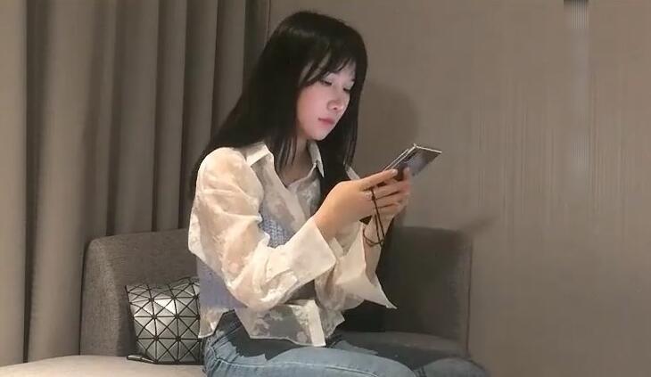 文轩探花02-15 柜姐试妆间被客户撩拨调教内射实录