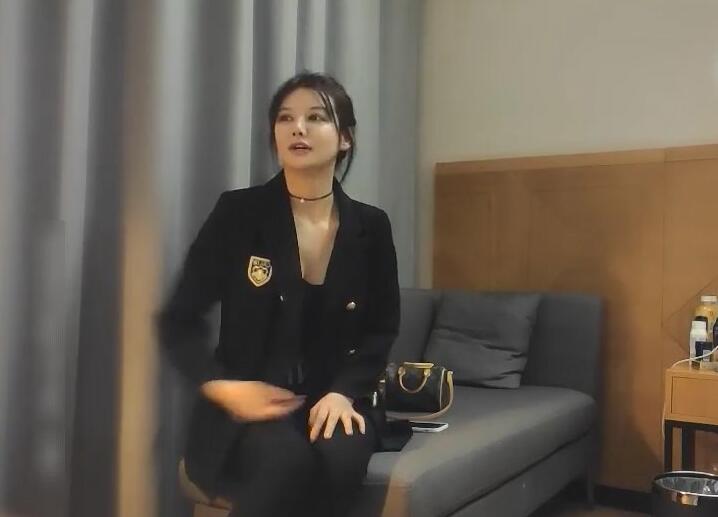 步宾探花02-07明星脸外围女酒店激情实录