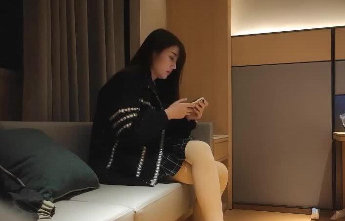 文轩探花04-14小网红私下玩火 清纯外表床戏反差全记录