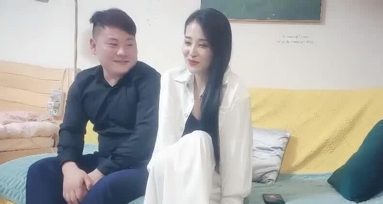 赵总探花04-28 总裁硬上娇妻办公桌狂野交欢