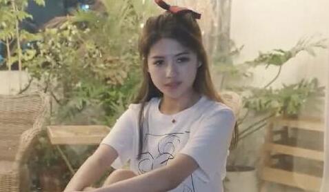乐播传媒兄姐越界缠绵 蜜桃熟透董小宛湿身诱惑