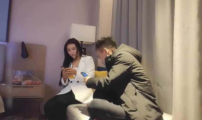 步宾探花03-02高挑长腿美模极致诱惑，激情碰撞欲罢不能