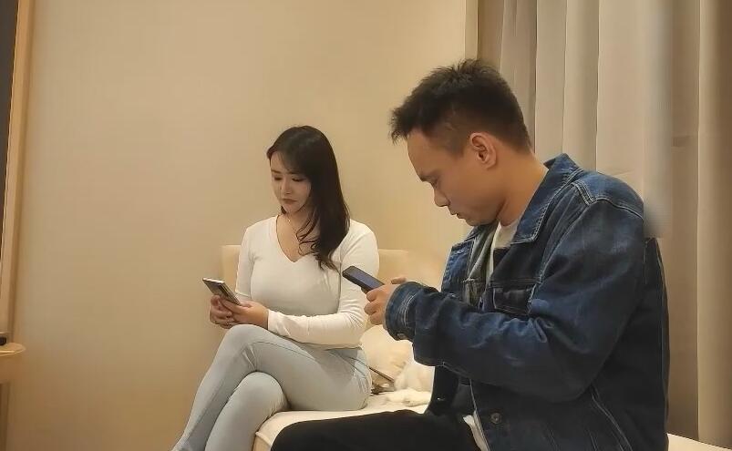 步宾探花02-25 巨乳蜜桃臀尤物卧室激战实录