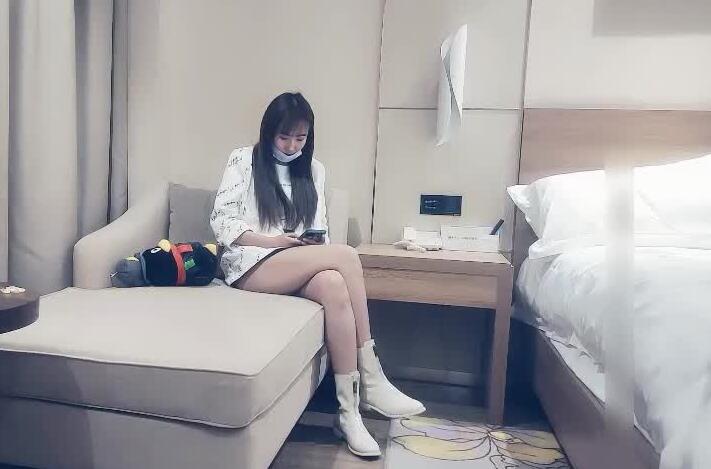 赵总探花04-18 总裁硬上超模秘书 办公桌激烈颜射内射