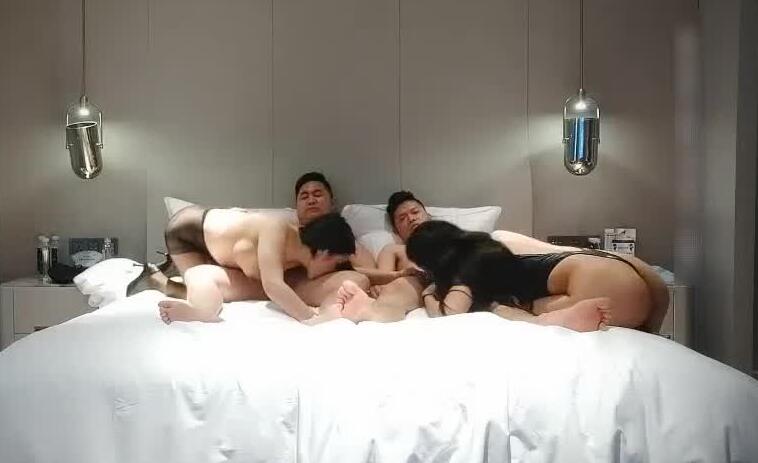 新一代女探花04-05 双男狂攻娇喘连连，4P激战到天明