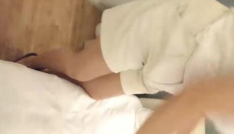按摩店熟女老板遭恶客暴力侵犯偷拍 绝望反抗难逃魔掌