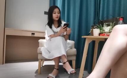 06-19白裙表妹深夜沦陷，禁忌交缠撕破清纯伪装