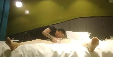 伟哥寻欢05-16 欲火人妻深夜湿身勾引 背德偷欢疯狂输出