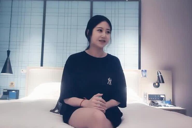 赵总寻花07-01丰腴OL白丝湿透 办公桌羞耻征服