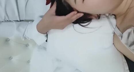 正骨诊所女患者假装受伤 趁治疗对医生大胆挑逗诱惑