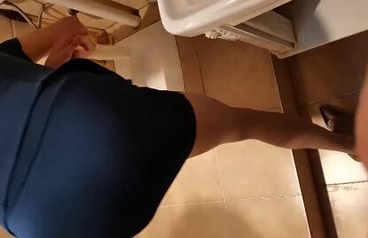 深夜突袭制服诱惑的邻居少妇 粗暴征服她的每一寸