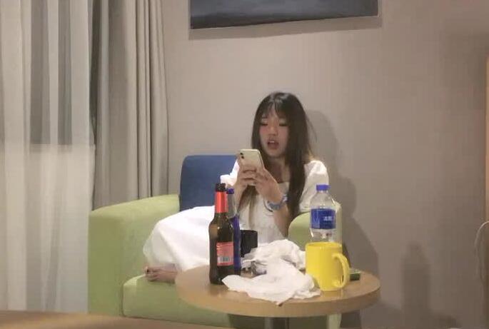 07-28刚毕业大学生被灌醉后与奥特曼激情缠绵