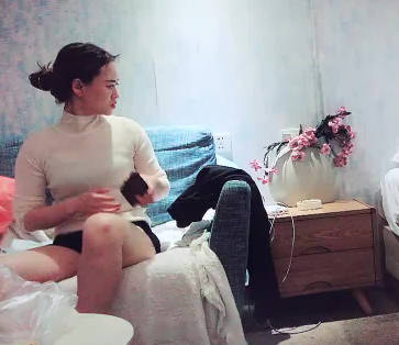 饥渴少妇约炮小鲜肉 酒店激情缠绵欲罢不能