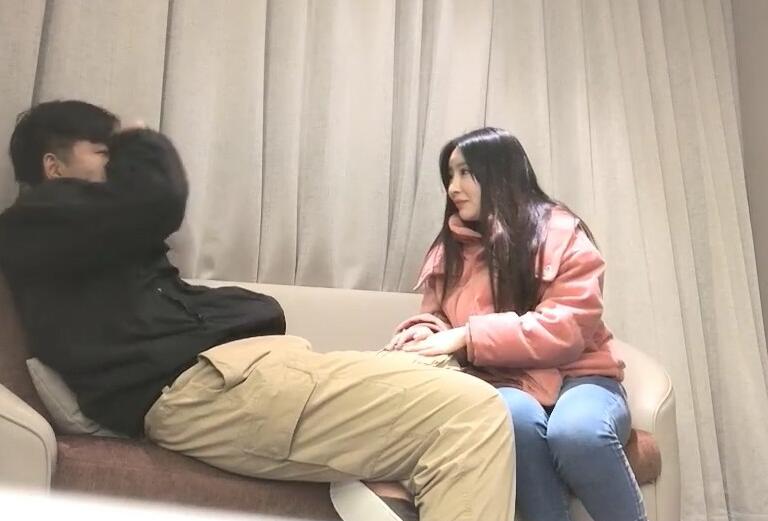 小宝寻花11-19 人妻深夜难耐寂寞主动求欢解锁双面人生