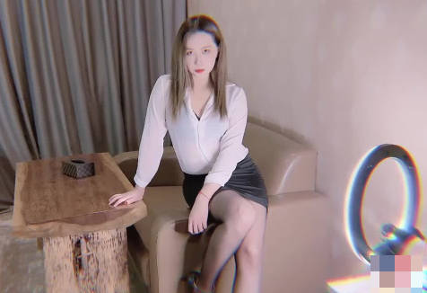 阿蛇姐姐-霸道总裁办公室激情奖励女秘书
