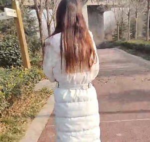 嫂子趁哥不在約戰公園 戶外偷情浪叫高潮不斷