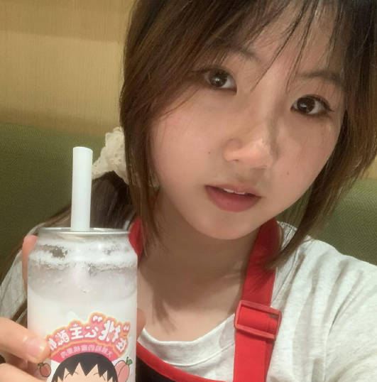 学生妹课余接私单 奶茶店后间偷欢被拍高清无码