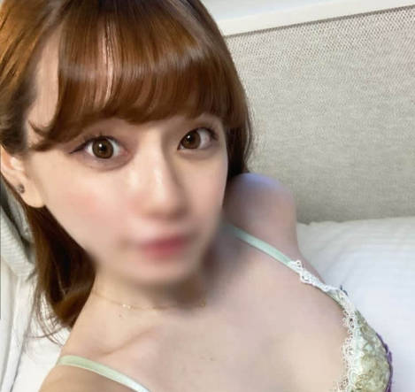 FC2PPV-4661816 男友眼前沦陷巨根入侵 背德高潮撕裂羞耻防线