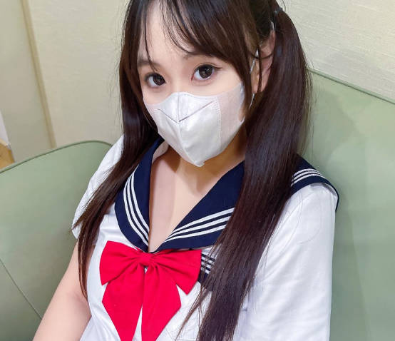 双马尾少女被狠狠操到潮喷 肥穴抽插淫水四溅