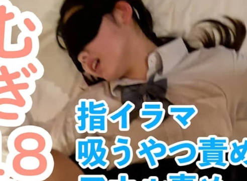 FC2PPV-4635962 贫乳萌妹浴室戏水湿身 娇声喘息诱惑直击