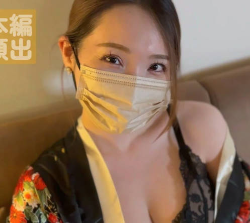 FC2PPV-4668098 温泉偷拍火辣写真模特激情密会实录