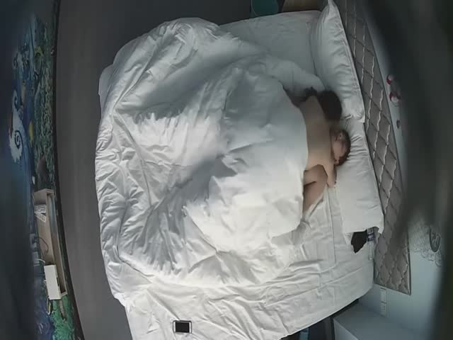 酒店偷拍情侣忘情缠绵实录 第一视角直击火热现场